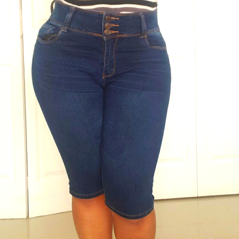 Bamboo Women Denim Capris - Picture 2 of 4